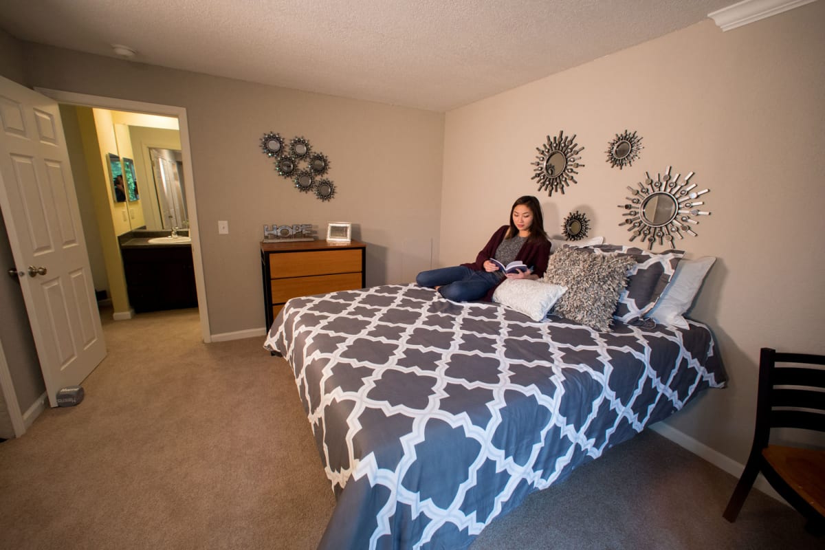 Photos and Video of Glenwood Apartments in East Lansing, MI